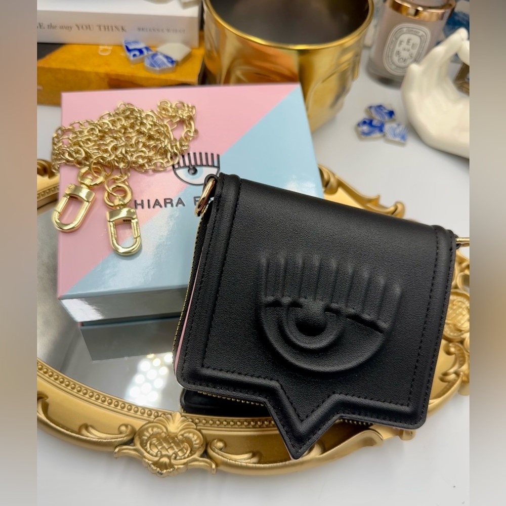 🆕 CHIARA FERRAGNI 🧿 BNIB Eyelike Motif Chain Linked Wallet - Black - WOC - Picture 13 of 16